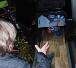bin strike bowling game